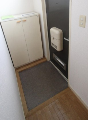 メゾン湊の玄関