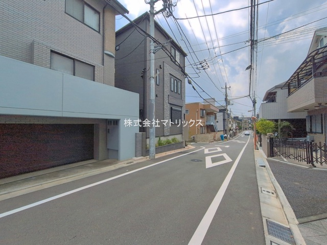 板橋区桜川2丁目　プレミアム仕様　限定2棟の前面道路含む現地写真