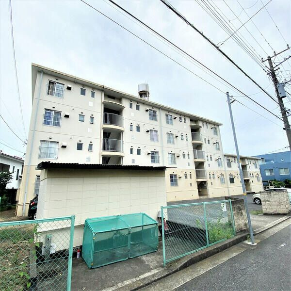 横浜市青葉区田奈町の賃貸マンションの外観