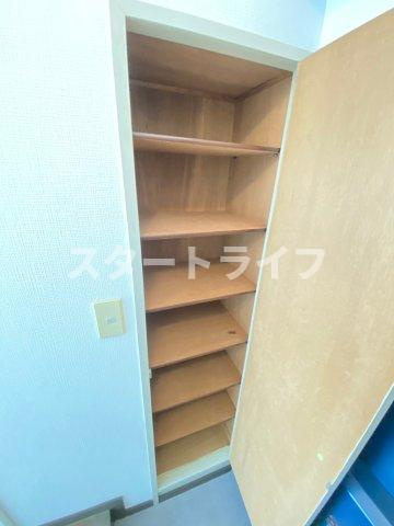 大阪市東淀川区東中島５丁目の賃貸マンションの収納