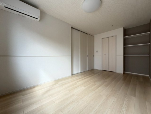 【寝室】