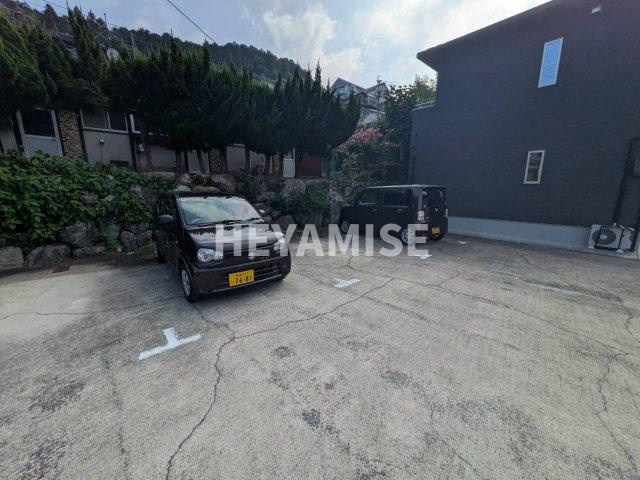 田上3丁目貸家の駐車場