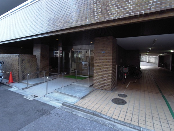 早稲田セントラルハイツのエントランス|早稲田セントラルハイツ：「西早稲田」駅徒歩９分！