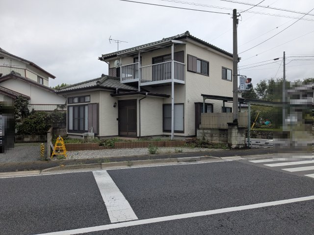 中古戸建　高崎市浜川町の前面道路含む現地写真|リノベーションにより、室内はそのまま新生活をスタートできる仕上がりです。