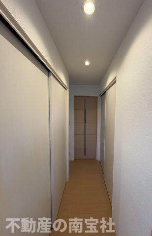 【収納】 | 2F 廊下部分収納（左右に収納スペースがあります）