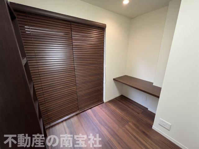 【洋室】 | 1Fの 書斎（CG加工により家具を消去しております）