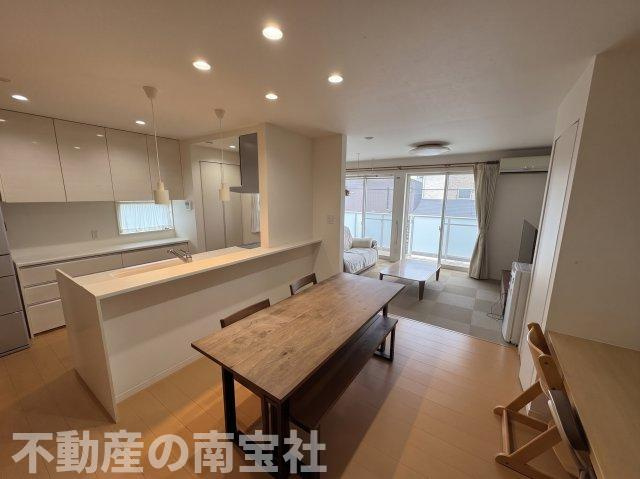 【居間・リビング】 | 2F LDK（CG加工により家具を消去しております）