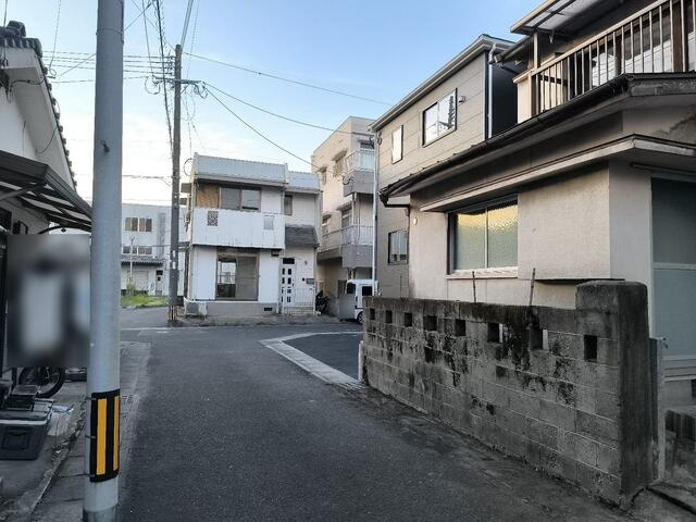 【前面道路含む現地写真】