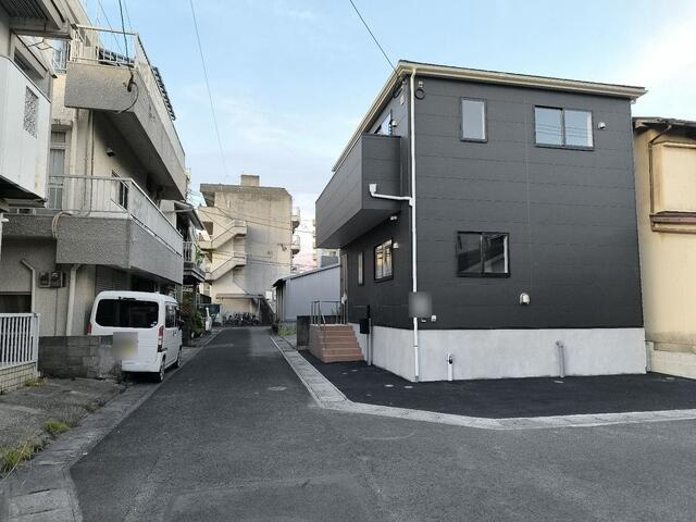 【前面道路含む現地写真】