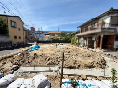 【外観】 | 石津町１丁　新築一戸建 | トイレ１階と２階の２ヶ所あります！忙しい朝や家族の多いご家庭も安心ですね♪