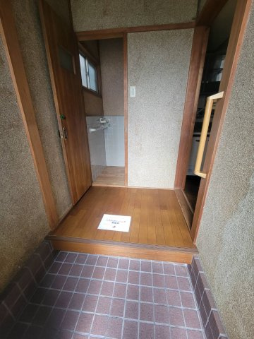 高柳4丁目貸家の玄関