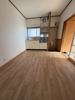 下地町字豊岸39番店舗住宅の居間・リビング