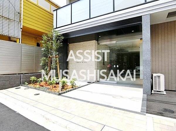 クレイシア三鷹のエントランス