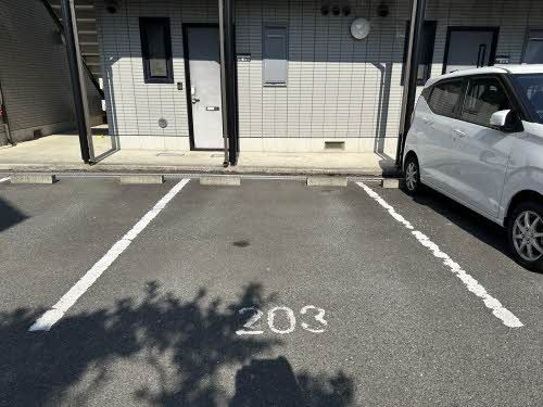 スターハウスの駐車場