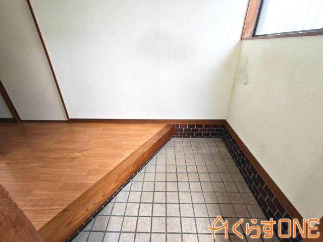 【玄関】 | 落ち着いた住環境のゆったり中古戸建／高砂市西畑2丁目