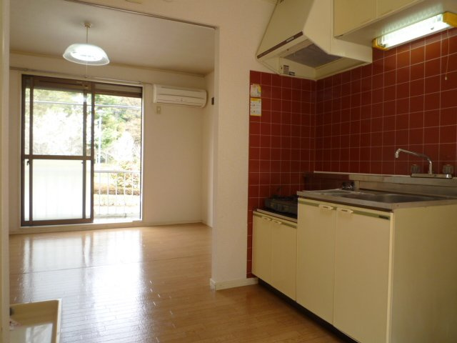 キッチンは２口のプロパンガスコンロ設置可能です♪
