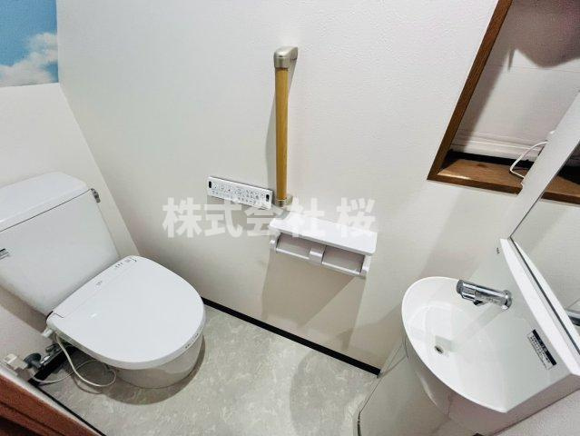 東淀川区豊里６丁目　中古戸建のトイレ|ゆったりとした空間のトイレです