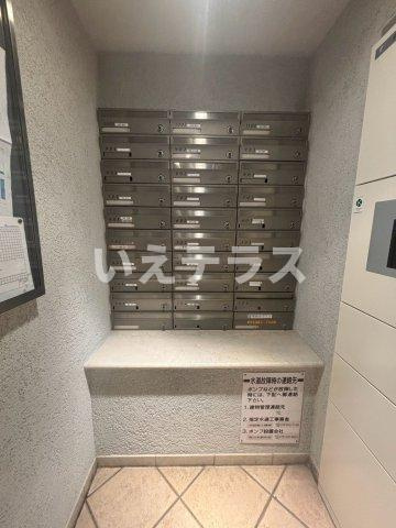 ワコーレシエラ神戸のエントランス