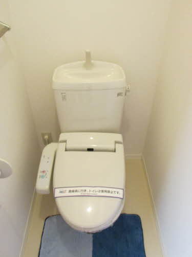 シャーメゾン平原のトイレ|落ち着いた色調のトイレです
