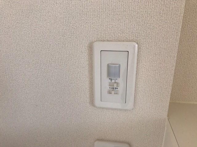 カーサマグノリアの設備|玄関照明センサー