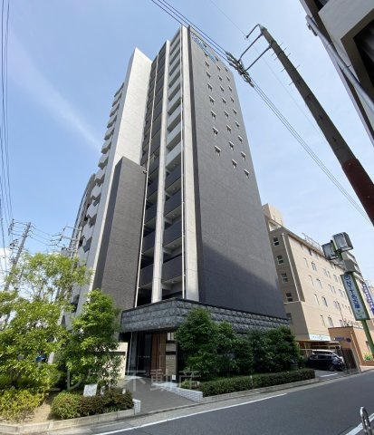 プレサンスジェネ栄の外観
