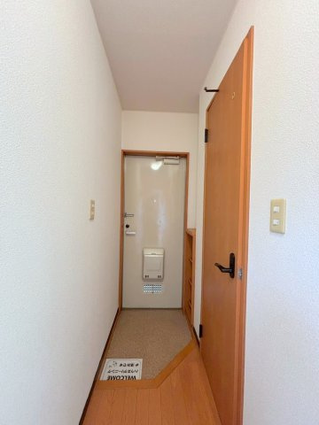 ラティーフKASIWAⅡの玄関|落ち着いた玄関です