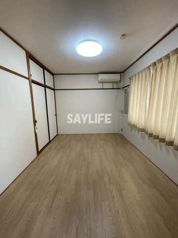 シャルム緑橋の居間・リビング