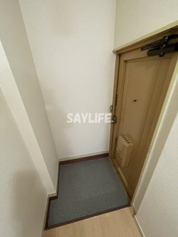 シャルム緑橋の玄関