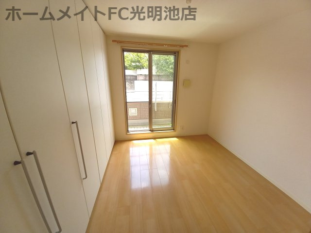 シャーメゾン泉ヶ丘の洋室