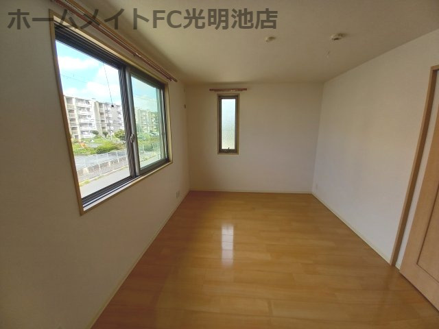 シャーメゾン泉ヶ丘の洋室