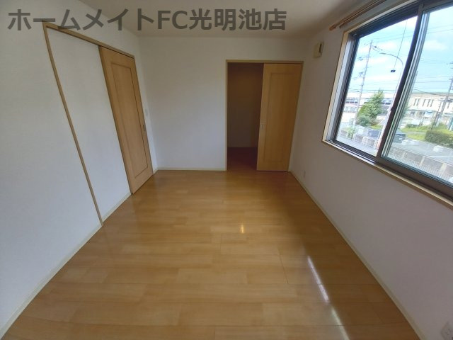 シャーメゾン泉ヶ丘の洋室