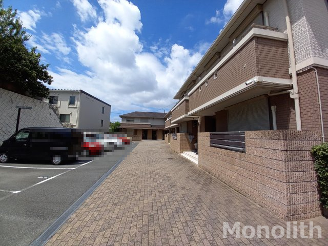 シャーメゾン泉ヶ丘の駐車場