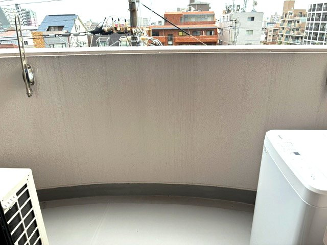 アルンハイム岡本のバルコニー