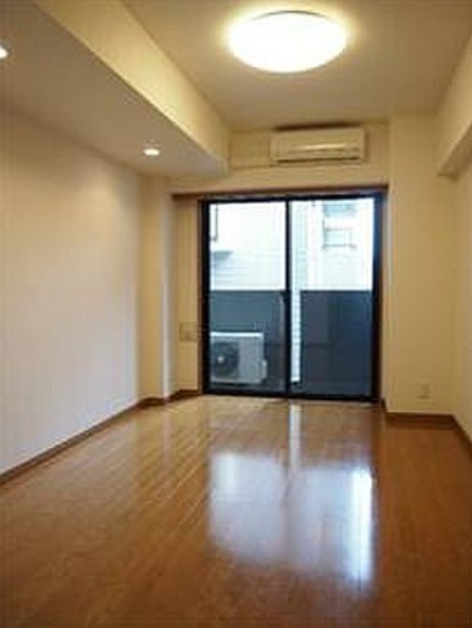 ルーブル西荻窪弐番館の居間・リビング