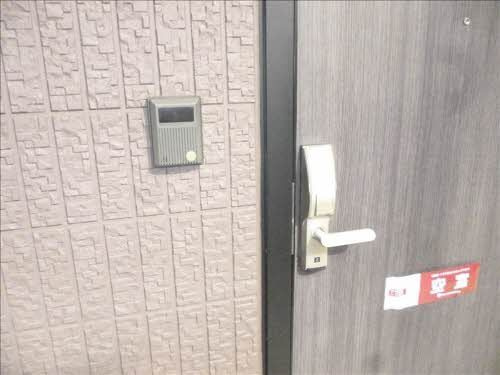 グランシード八桜の玄関
