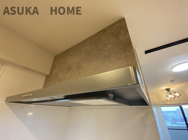 モリスガーデンヒルズ井土ヶ谷のキッチン|レンジフードのお手入れも楽々できるシンプルな構造になっているので、お掃除時の時も安心ですね。