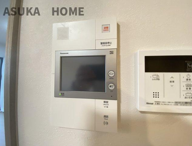 モリスガーデンヒルズ井土ヶ谷の防犯設備|TVモニター付インターホン付です。防犯面も安心です。