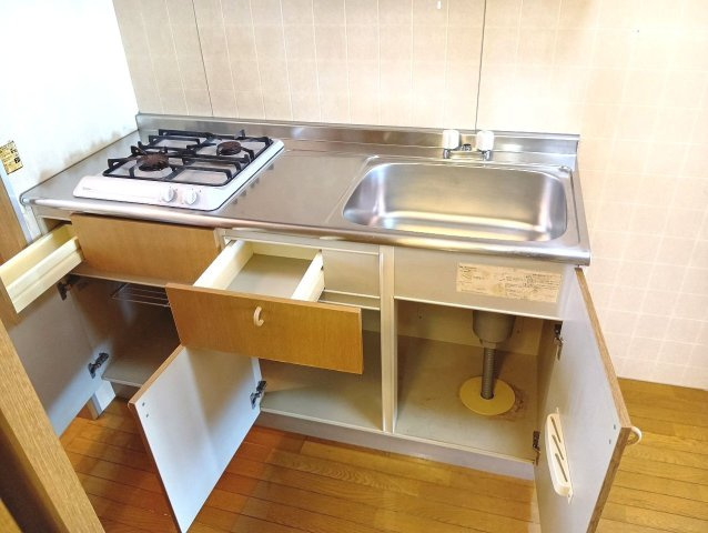 カーサ南万々のキッチン|コンパクトなキッチンで掃除もラクラク