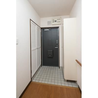 第２ゼルコーバ烏山の玄関