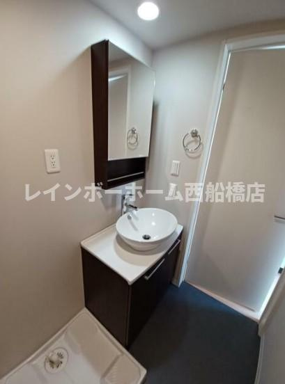 千葉市稲毛区稲毛東６丁目のアパートの洗面所