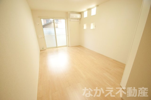 【寝室】 | 個人の部屋や寝室として使える洋室です