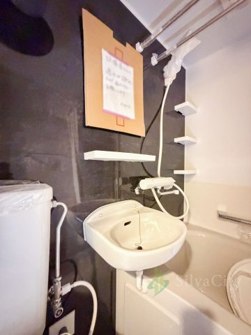 ビューシティ新宿御苑の浴室|洗面台　3点ユニット　※リフォーム工事中