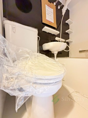 ビューシティ新宿御苑の浴室|トイレ温水便座機能付　3点ユニット　※リフォーム工事中