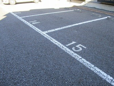 レオパレス暁の駐車場