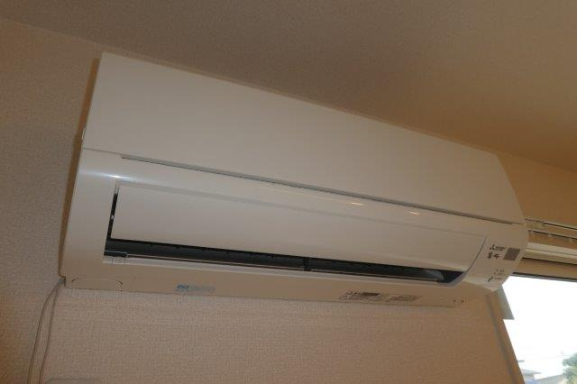 倉敷市田ノ上の一戸建ての設備|エアコン