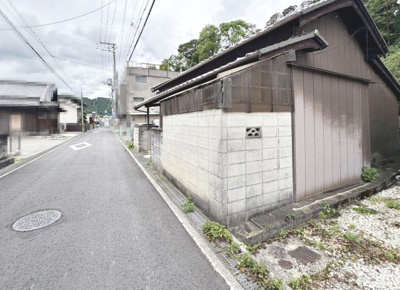 【前面道路含む現地写真】 | 仏並町　売土地 | 前面道路約５．３ｍ！広々運転の苦手な方も安心ですね！