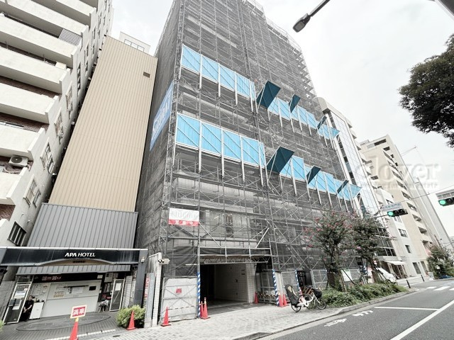 【現況写真】 | ビューシティ新宿御苑 | 外観と前面道路の様子。～即日のご見学可能～　お問合せはお気軽にどうぞ。