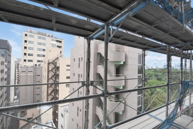 【展望】 | ビューシティ新宿御苑 | バルコニーからの景色です※大規模修繕工事実施中　～即日のご見学可能～　お問合せはお気軽にどうぞ。
