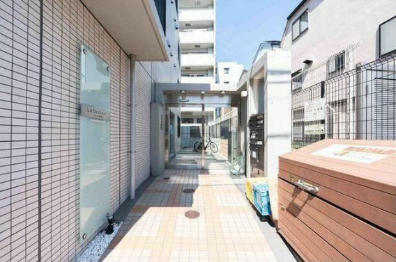 La Douceur杉並和田のエントランス