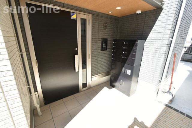 D-room塚口町のエントランス